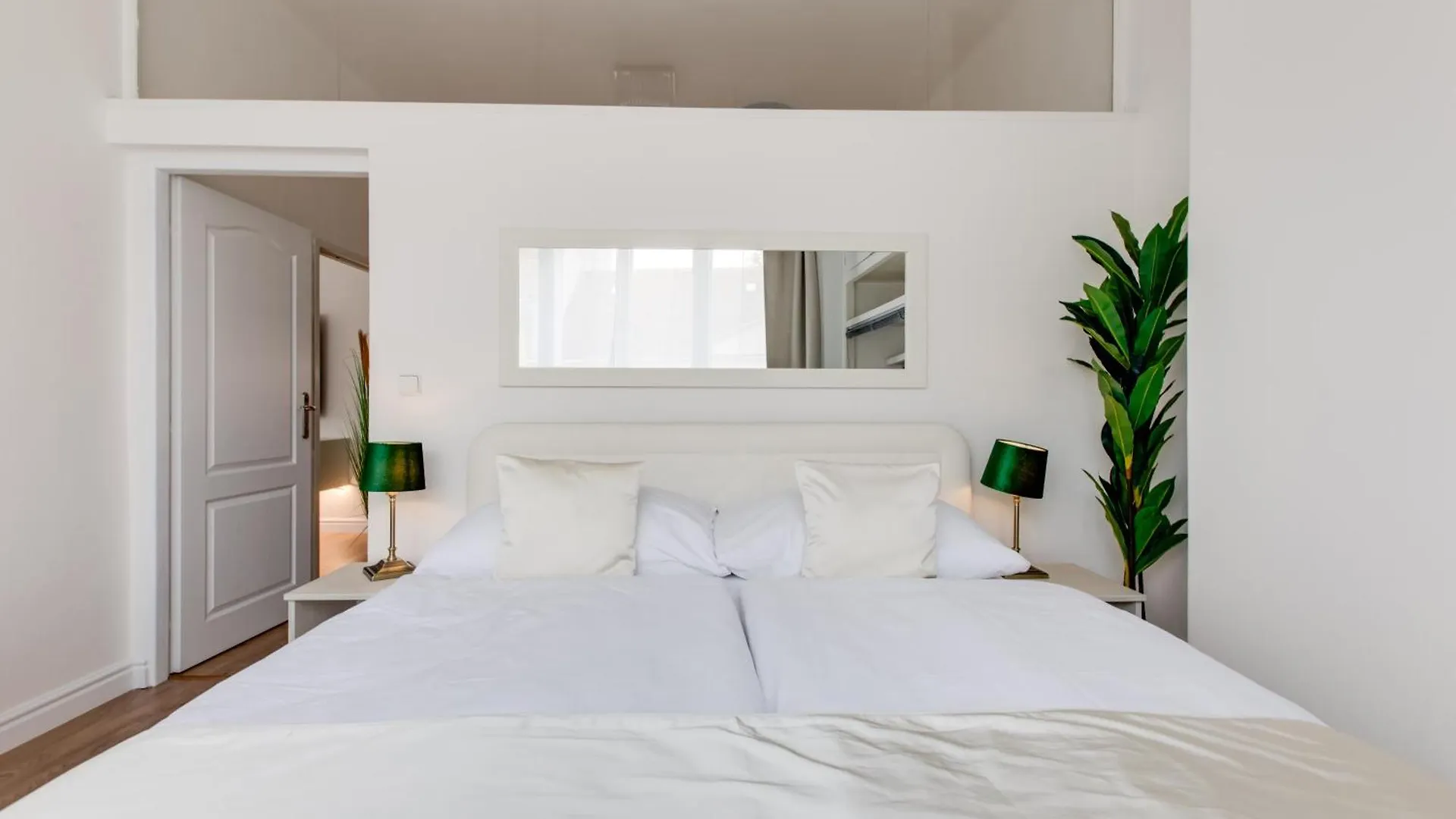 Wenceslas Square Royal Two Bedroom Apartment 프라하