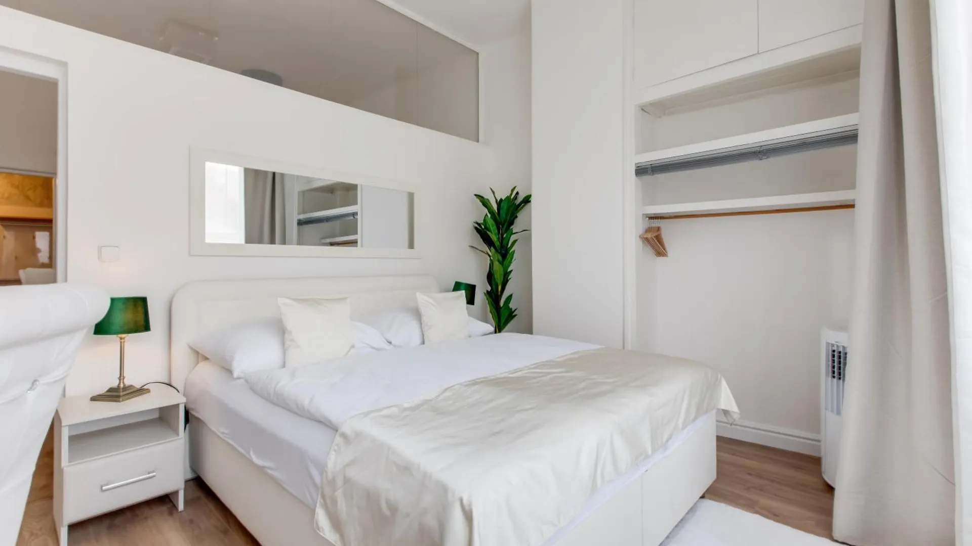 Wenceslas Square Royal Two Bedroom Apartment 프라하 0*,  체코
