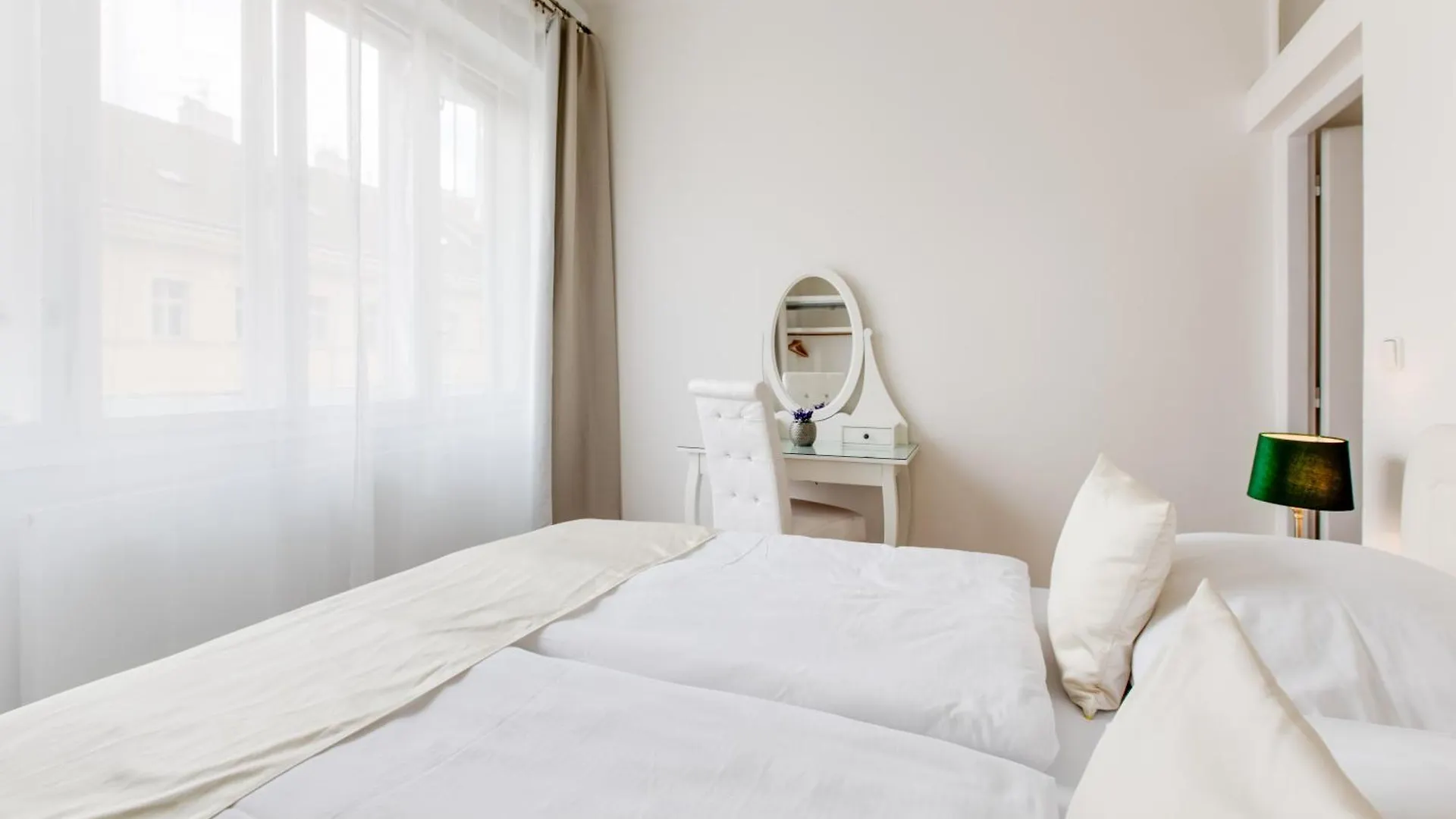 Wenceslas Square Royal Two Bedroom Apartment 프라하 0*,  체코