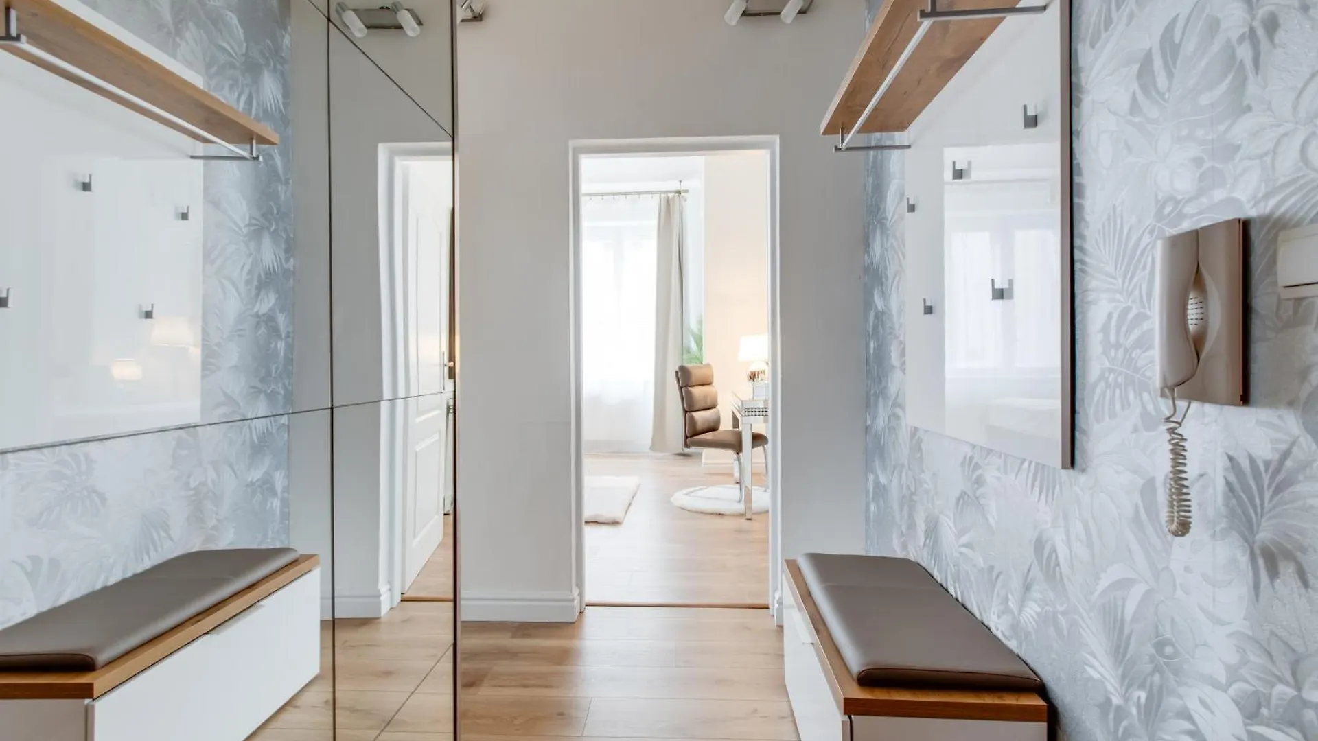 Wenceslas Square Royal Two Bedroom Apartment 프라하
