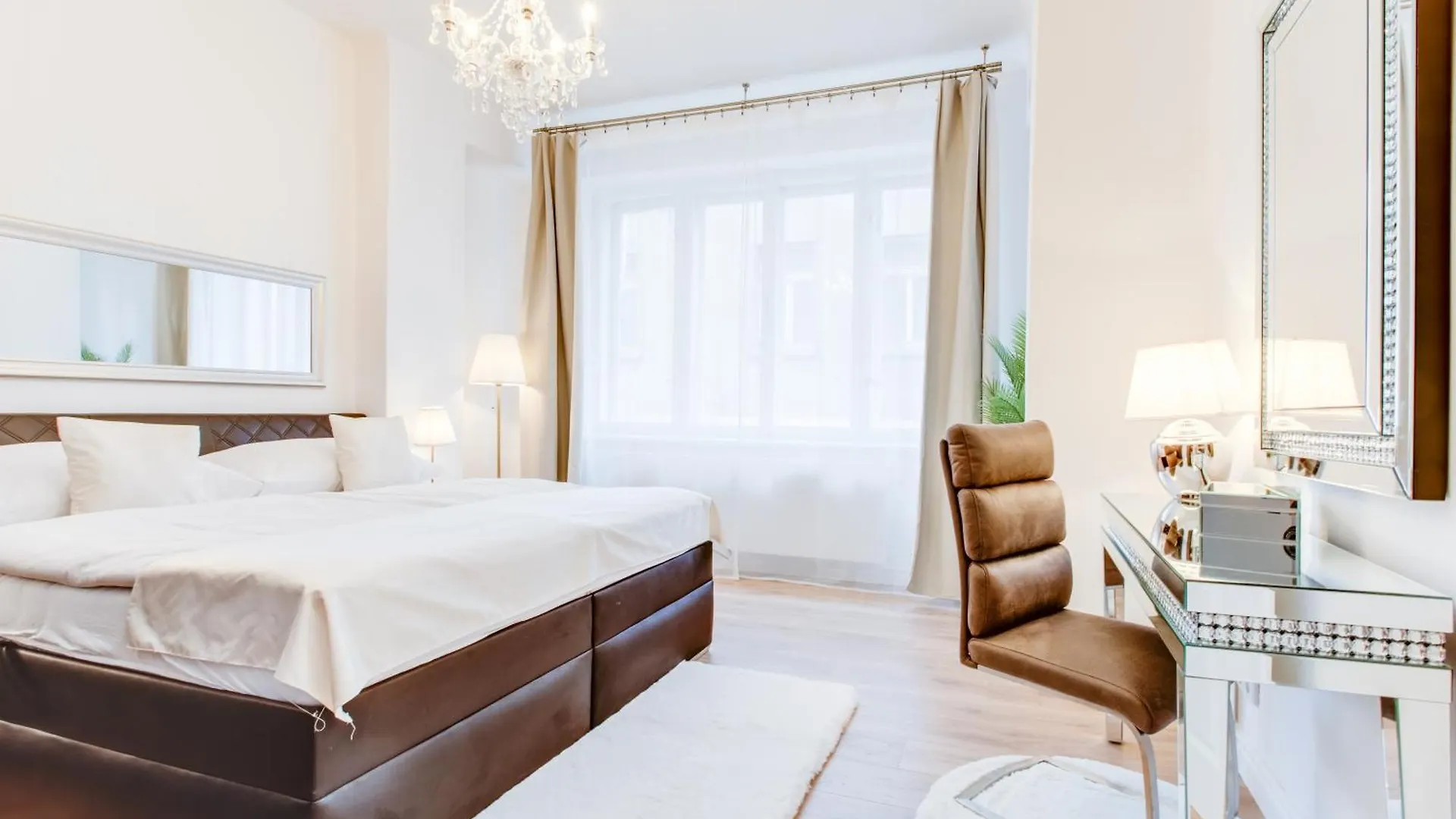 Wenceslas Square Royal Two Bedroom Apartment 프라하