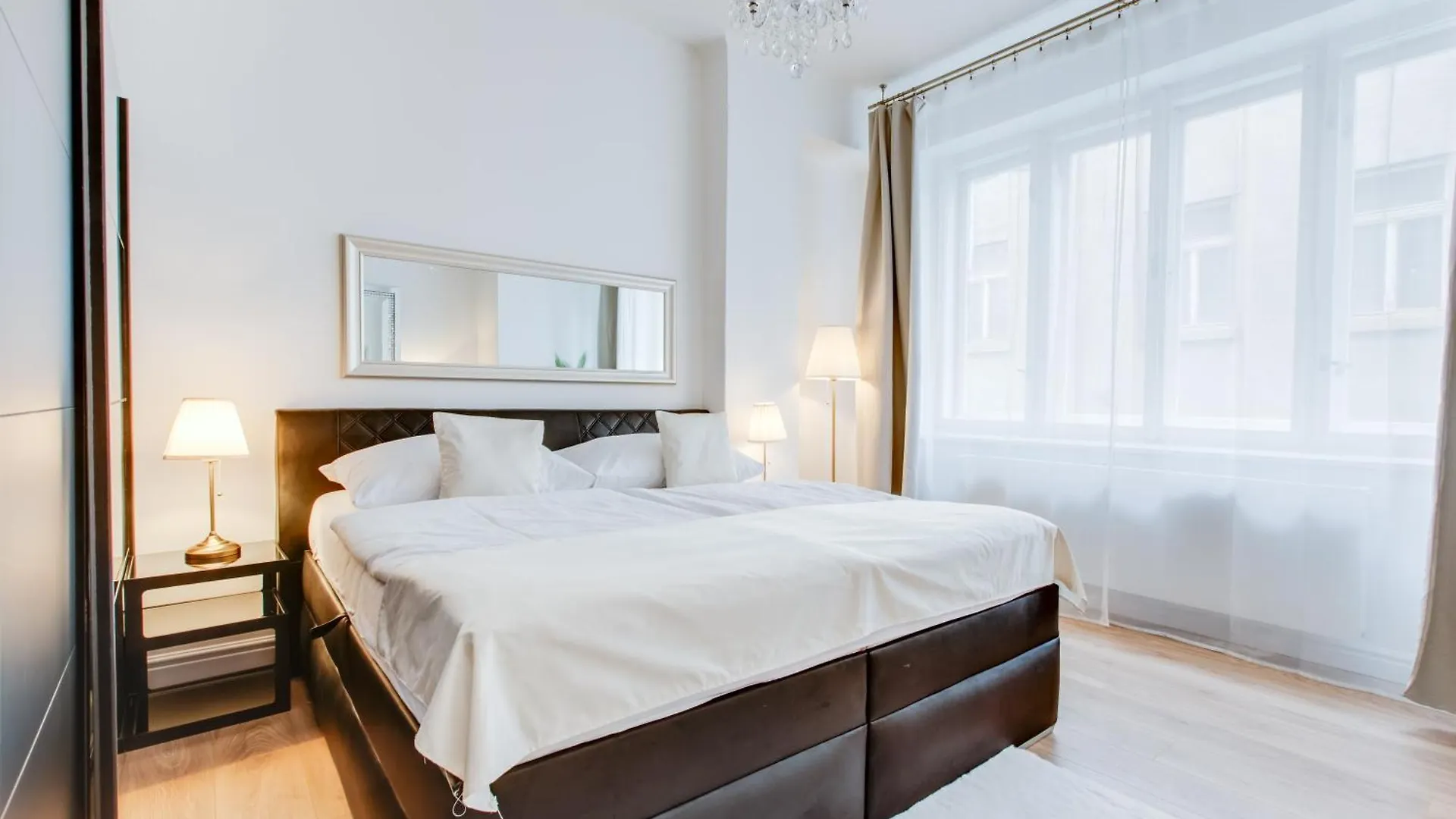 Wenceslas Square Royal Two Bedroom Apartment 프라하