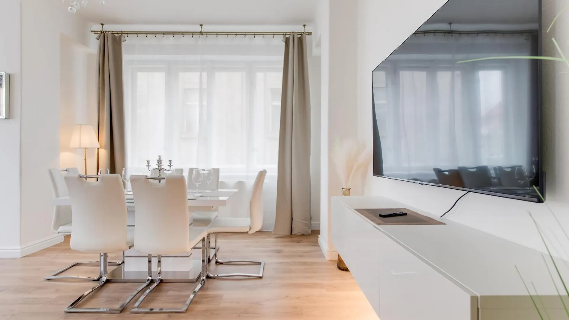 Wenceslas Square Royal Two Bedroom Apartment 프라하
