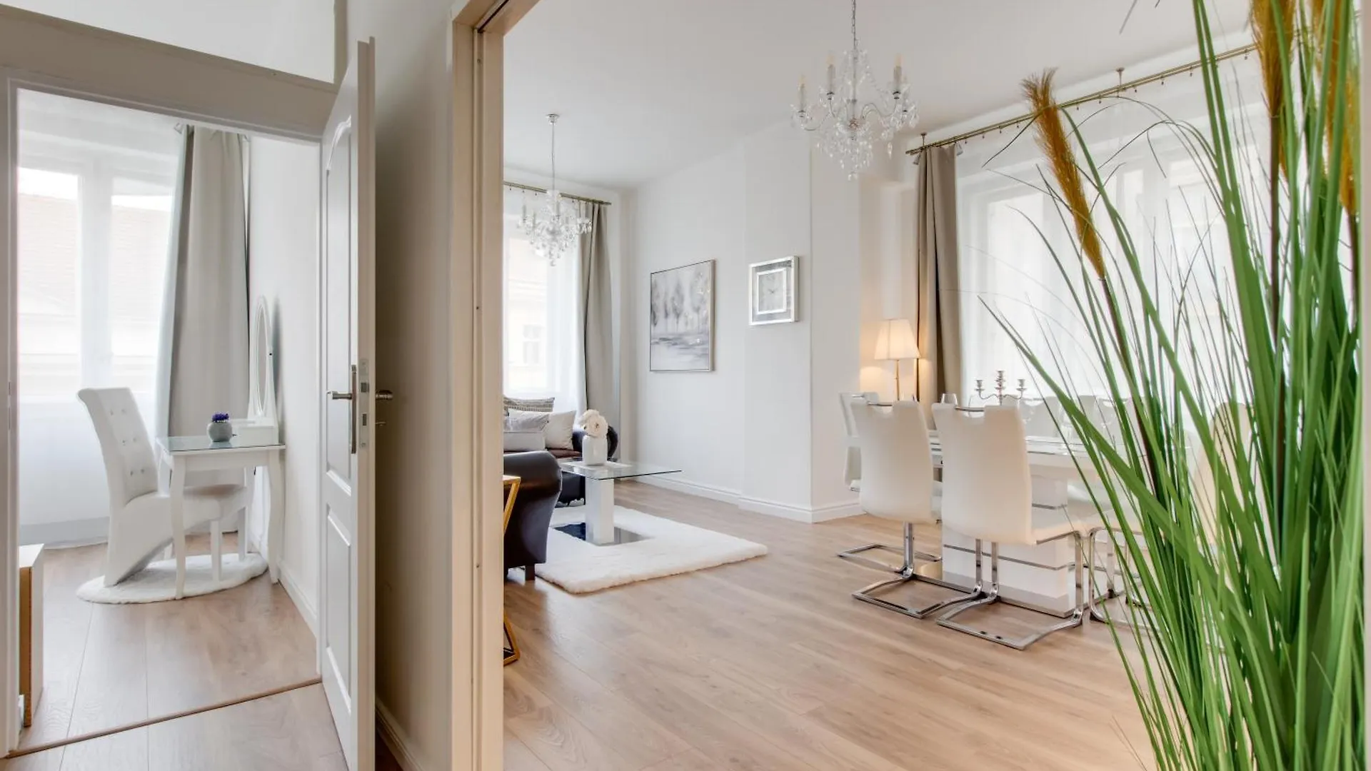Wenceslas Square Royal Two Bedroom Apartment 프라하