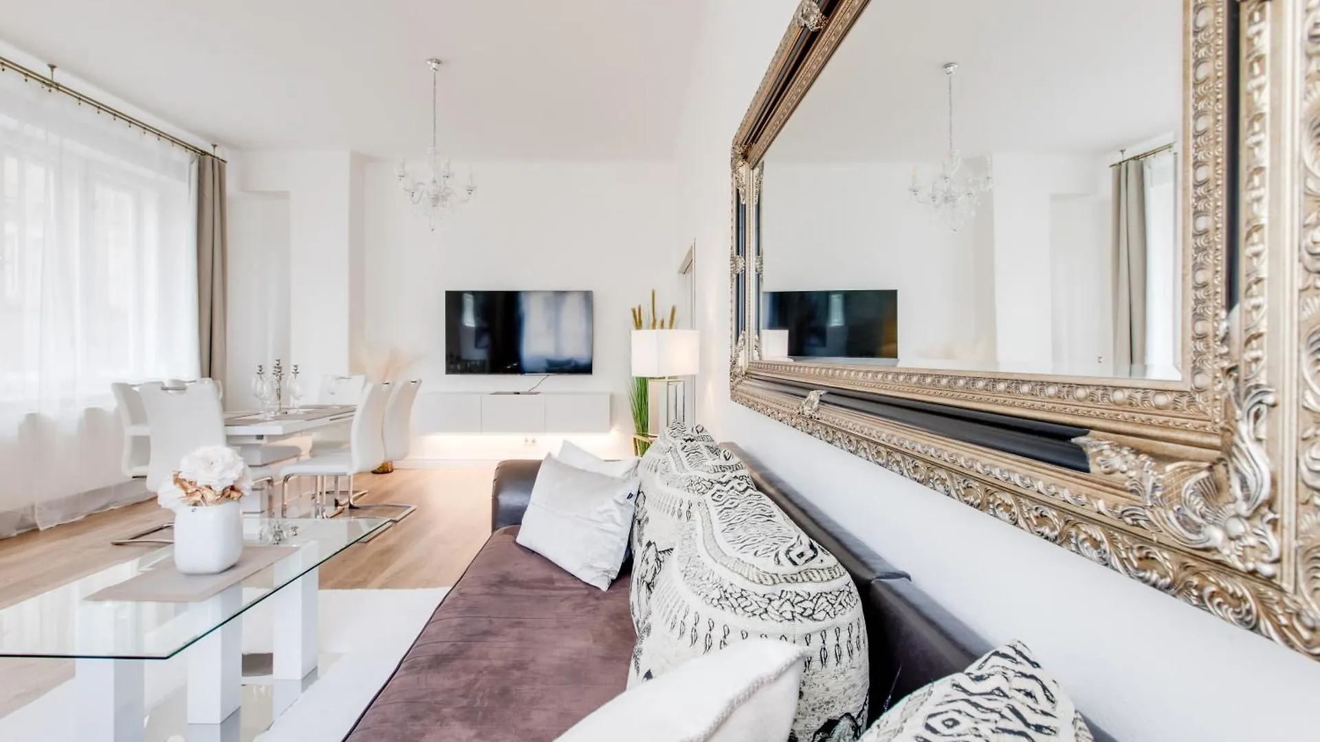 Wenceslas Square Royal Two Bedroom Apartment 프라하 0*,  체코